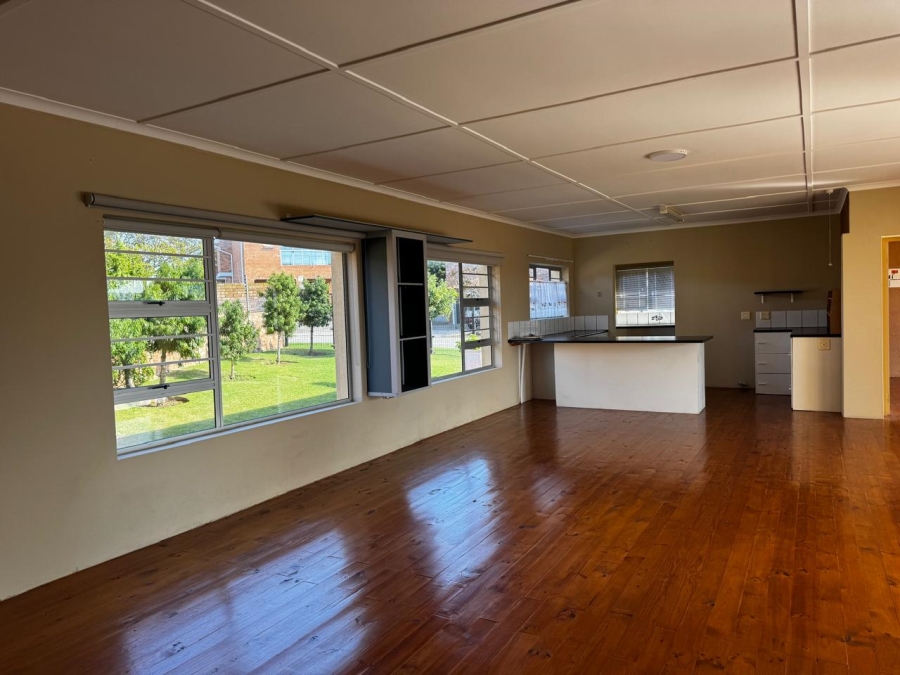 3 Bedroom Property for Sale in Wavecrest Eastern Cape